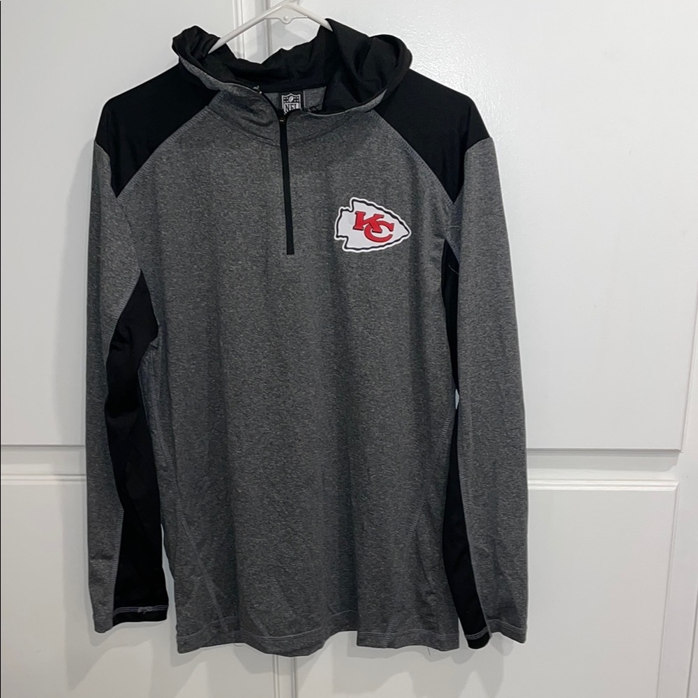 NFL Kansas City Chiefs Team Logo Gray and Black Hoodie Long Sleeves Size Medium